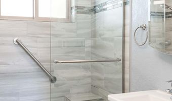 303 MESA Dr, Aztec, NM 87410
