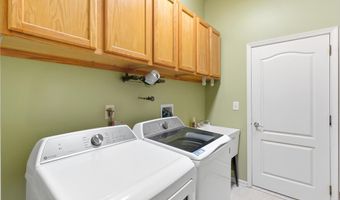 16 Greenways Ln, Lakewood, NJ 08701