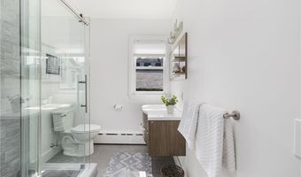 5 Mt. Vernon St, Newport, RI 02840
