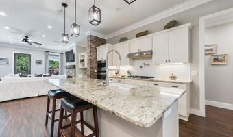 802 Old Spanish Trl, Bay St. Louis, MS 39520