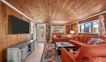 215 Cedar Ln, Arden, NC 28704