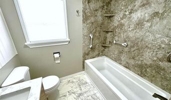 30 N Division St, Cowley, WY 82420