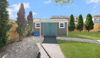 54 Salem Ave, Cranston, RI 02920