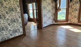 911 Pine St, Atlantic, IA 50022