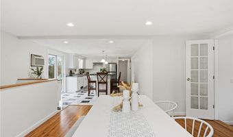 49 Roosevelt Dr, Bristol, RI 02809