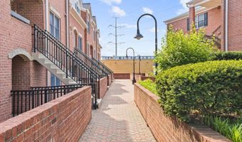 6908 FAIRFAX Dr 306, Arlington, VA 22213