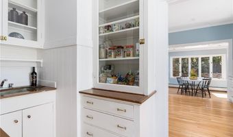 291 Spencer Ave, Warwick, RI 02818