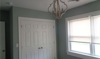 176 Vernon St, Warwick, RI 02889