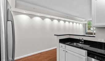 880 N POLLARD St N 224, Arlington, VA 22203