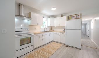 26 Roland Dr, Allenstown, NH 03275