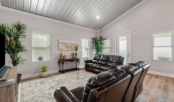 5004 Oak St, Bay St. Louis, MS 39520