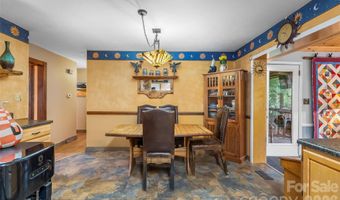 10 Oak Leaf Ln, Arden, NC 28704