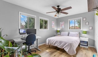 306 E Maple St, Beresford, SD 57004