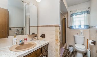 2057 GROVE St, Allentown, PA 18104