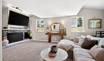 277 Ramsey Ln, Ballwin, MO 63021