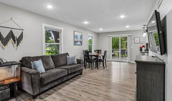 601 1st St E, Altoona, IA 50009