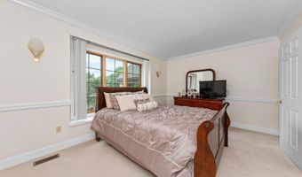 2086 Valleyview Dr, Ann Arbor, MI 48105