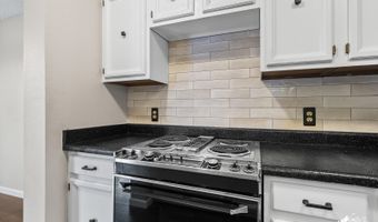 3236 Eastgate Pl #18, Anchorage, AK 99504