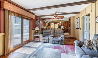 709 Oakhurst Dr, Amherst, OH 44001