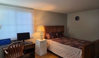 1719 W Lexington Dr, Arlington Heights, IL 60004