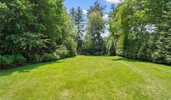 112 County Rd, Barrington, RI 02806
