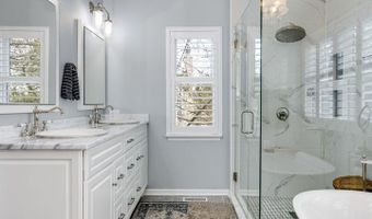 2219 Barrett Dr, Algonquin, IL 60102