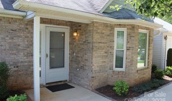 4 Gatehouse Ct, Asheville, NC 28803