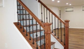 322 New Ballwin Rd, Ballwin, MO 63021