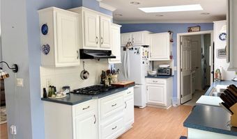 290 Cooper Ln, East Greenwich, RI 02818