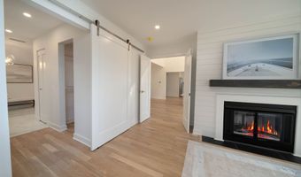 74 Quarry Dock Rd 74, Branford, CT 06405