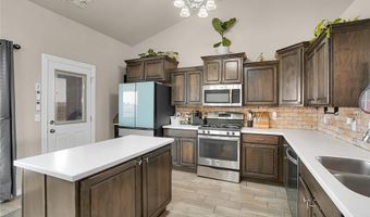 3121 White Tail Dr, Altus, OK 73521