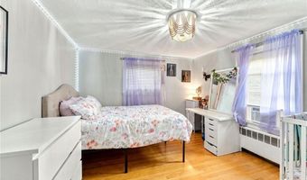 216 Hyde St, Cranston, RI 02920