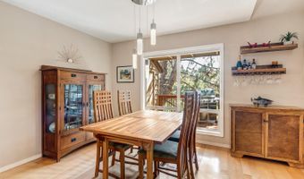 3040 NW Clubhouse Dr, Bend, OR 97703