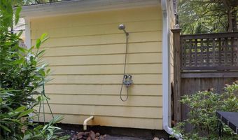 96 Steamboat St, Jamestown, RI 02835