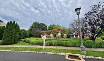 50 Lawrence Ave 50, Danbury, CT 06810