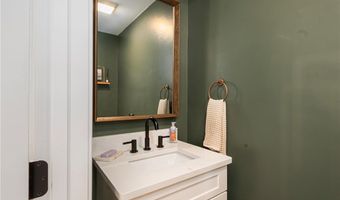 105 Hunting Hill Dr, Cumberland, RI 02864