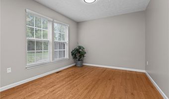 660 Village Green Blvd E, Adams Twp., PA 16046