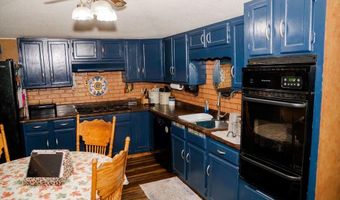 401 S Gartner Ave, Altamont, KS 67330