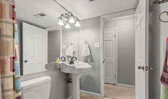 1026 Kehrs Mill Rd 4, Ballwin, MO 63011