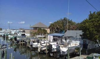319 Old Causeway Rd, Atlantic Beach, NC 28512