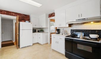 71 Reservoir Ave, Andover, NJ 07801