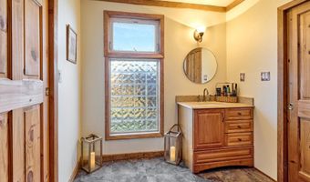 10093 Wiseacre Ln, Aurora, OR 97002