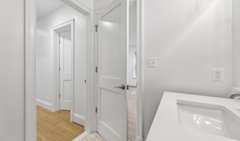 7926 BOLLING Dr, Alexandria, VA 22308