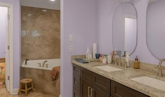 112 W 52nd St, Savannah, GA 31405