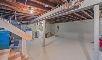 64 Dyer Ave, East Providence, RI 02915
