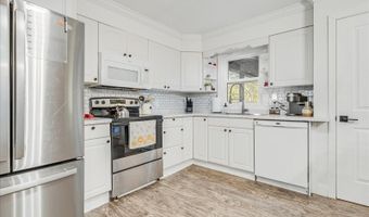 33 Tanglewood Dr, Alloway, NJ 07422