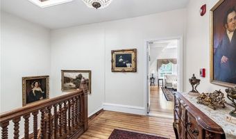 541 Bellevue Ave 5, Newport, RI 02840