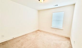 34 Auburn Woods Dr, Auburn, GA 30011