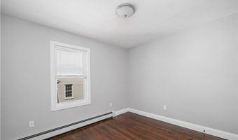 92 Spring St, Lincoln, RI 02838