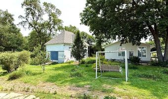 619 Q St, Aurora, NE 68818